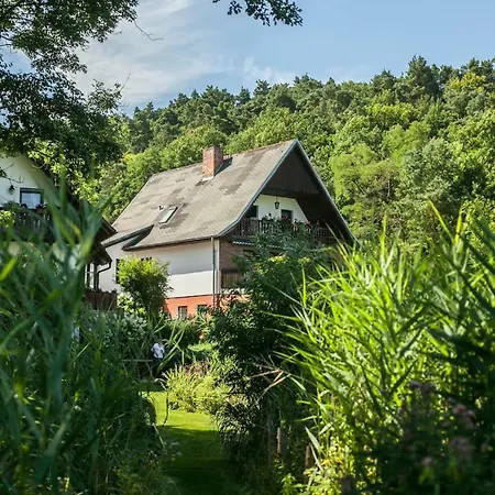 Beautyfarm Und Chalet Am See Sader Apartmán *